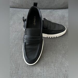 Vionic Women's Uptown Black Leather Loafers
